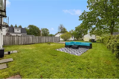 66 Knowlesway #Upper unit, Narragansett, RI 02882 - Photo 19