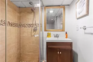 42 Pelham Pkwy, North Providence, RI 02911 - Photo 23