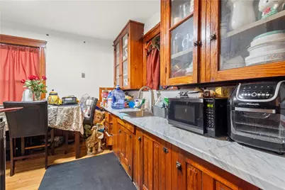 51 Oakland Avenue, Cranston, RI 02910 - Photo 3