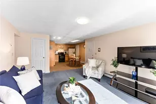 555 Diamond Hill Rd, Woonsocket, RI 02895 - Photo 9