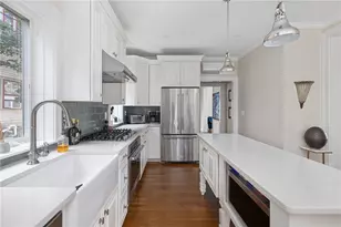 26 Narragansett Ave, Newport, RI 02840 - Photo 29