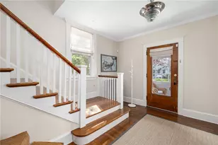 26 Narragansett Ave, Newport, RI 02840 - Photo 13