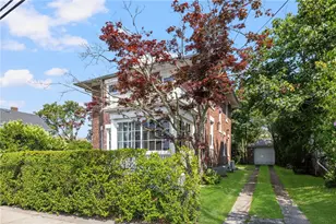 26 Narragansett Ave, Newport, RI 02840 - Photo 1