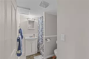 67 Armington St, Cranston, RI 02905 - Photo 7