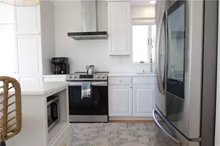 299 Prospect Ave, Middletown, RI 02842 - Photo 9