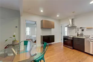 26 Cliff Ave, Newport, RI 02840 - Photo 3