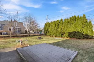 147 Warwick St, Woonsocket, RI 02895 - Photo 31