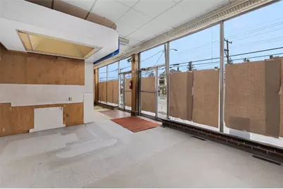 585 Warren Avenue, East Providence, RI 02914 - Photo 21