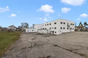 585 Warren Ave, East Providence, RI 02914 - Photo 37