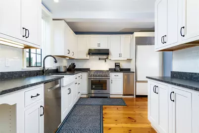26 Thames Street, Newport, RI 02840 - Photo 13