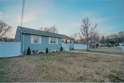 27 Winifred Avenue, Warwick, RI 02889 - Photo 3