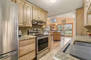 1282 E Rd, Tiverton, RI 02878 - Photo 7