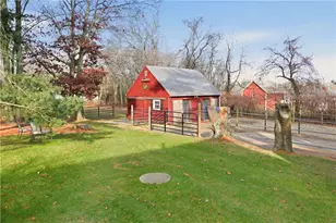 1282 E Rd, Tiverton, RI 02878 - Photo 33