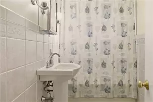 1282 E Rd, Tiverton, RI 02878 - Photo 23