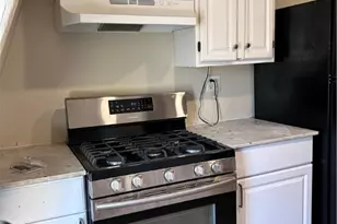 111 Burnett St, Providence, RI 02907 - Photo 9