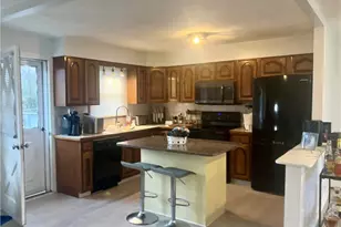 84 N View Ave, Cranston, RI 02920 - Photo 11