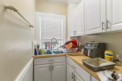 75 Baldwin Street, Pawtucket, RI 02860 - Photo 15