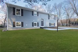 2 Sandalwood Ct, Coventry, RI 02816 - Photo 5