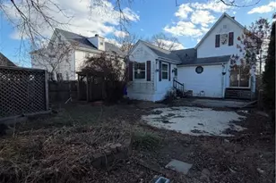 121 Samuel Ave, Pawtucket, RI 02860 - Photo 3