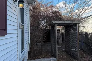 121 Samuel Ave, Pawtucket, RI 02860 - Photo 5