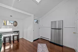 16 Courtway St, Narragansett, RI 02882 - Photo 19