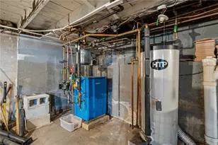 16 Courtway St, Narragansett, RI 02882 - Photo 39