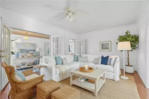 16 Courtway St, Narragansett, RI 02882 - Photo 13