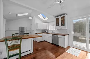 16 Courtway St, Narragansett, RI 02882 - Photo 21