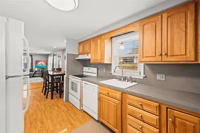 52 Earl Street, West Warwick, RI 02893 - Photo 15