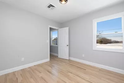 36 Kinnicutt Avenue, Warren, RI 02885 - Photo 11