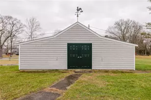 107 Walker St, Swansea, MA 02777 - Photo 9