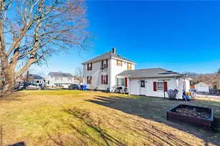 35 E Knowlton St, East Providence, RI 02915 - Photo 33