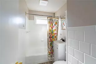 35 E Knowlton St, East Providence, RI 02915 - Photo 25