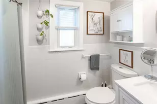 35 E Knowlton St, East Providence, RI 02915 - Photo 7