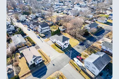 35 E Knowlton Street, East Providence, RI 02915 - Photo 3