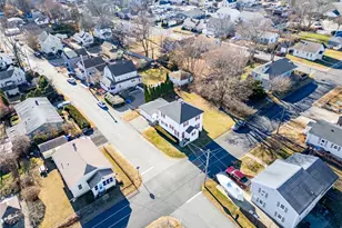 35 E Knowlton St, East Providence, RI 02915 - Photo 3