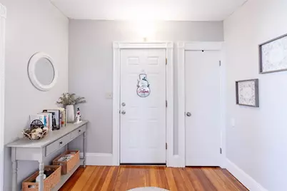 35 E Knowlton Street, East Providence, RI 02915 - Photo 5