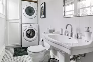 16 Carroll Ave, Newport, RI 02840 - Photo 11