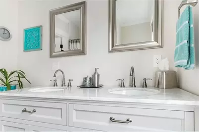 16 Carroll Avenue, Newport, RI 02840 - Photo 23