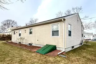 53 Whipple Ave, Barrington, RI 02806 - Photo 3