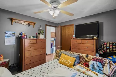 180 Highland Street, Cranston, RI 02920 - Photo 21