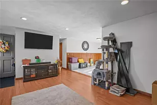 180 Highland St, Cranston, RI 02920 - Photo 25