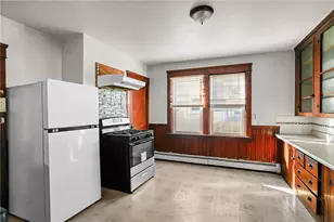 295 Vermont Ave, Providence, RI 02905 - Photo 19