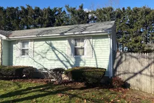 67 Ashwood Cir, Warwick, RI 02886 - Photo 3