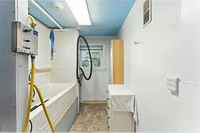 2789 Post Road, Warwick, RI 02886 - Photo 9