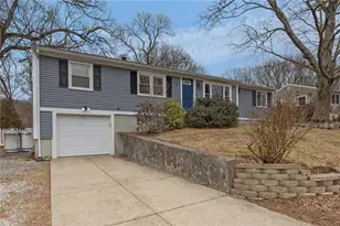 33 New York Ave, Cumberland, RI 02864 - Photo 3