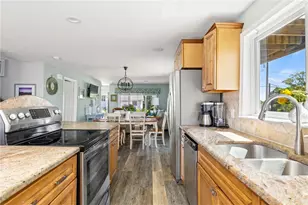 26 Walcott Ave, Narragansett, RI 02882 - Photo 9