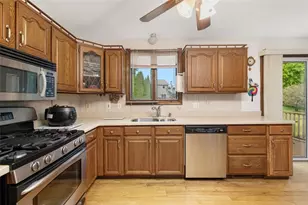 65 Janet Dr, Cranston, RI 02921 - Photo 11