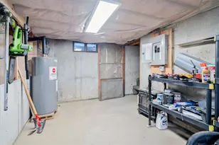 126 Narrows Rd, Bristol, RI 02809 - Photo 15