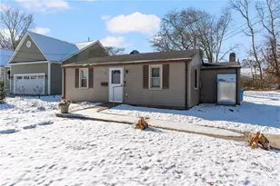 84 Oak St, South Kingstown, RI 02879 - Photo 3